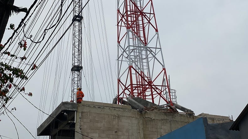 Read more about the article Kecelakaan Kerja terjadi di Tambun, Robohnya coran penyangga tower